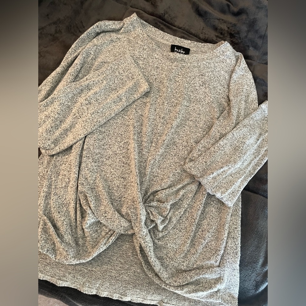 Bought while pregnant and never got to wear! Super comfortable
